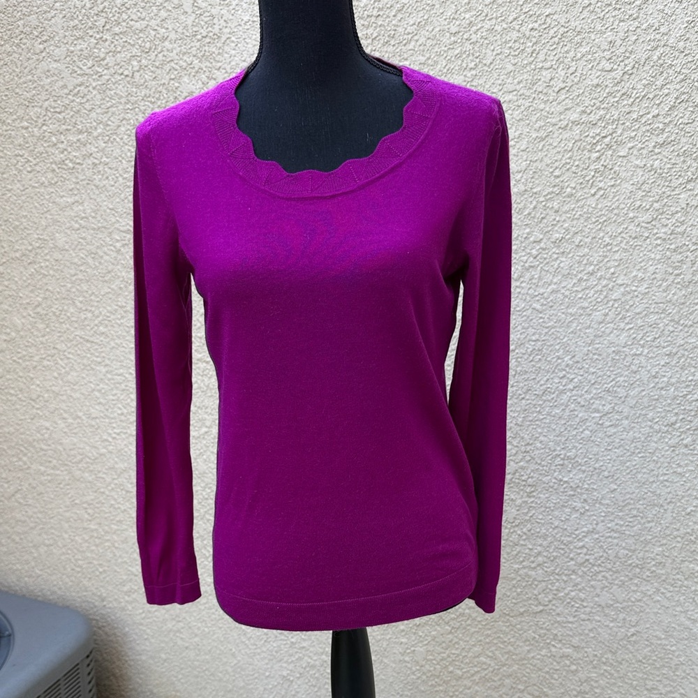 Women's Purple Scalloped Neck Top